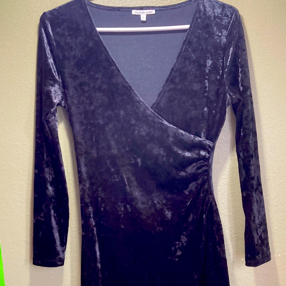 Black short fitting long sleeve cocktail dress!